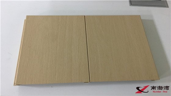 木纹铝单板大面积基材表面涂层的处理工艺